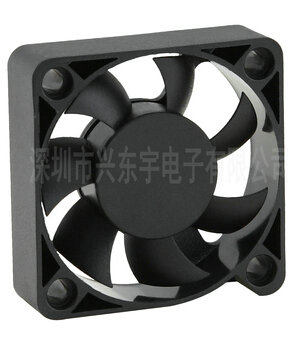 舞臺(tái)燈光散熱風(fēng)扇不僅是舞臺(tái)燈光壽命的延長(zhǎng)者，更能保護(hù)自己